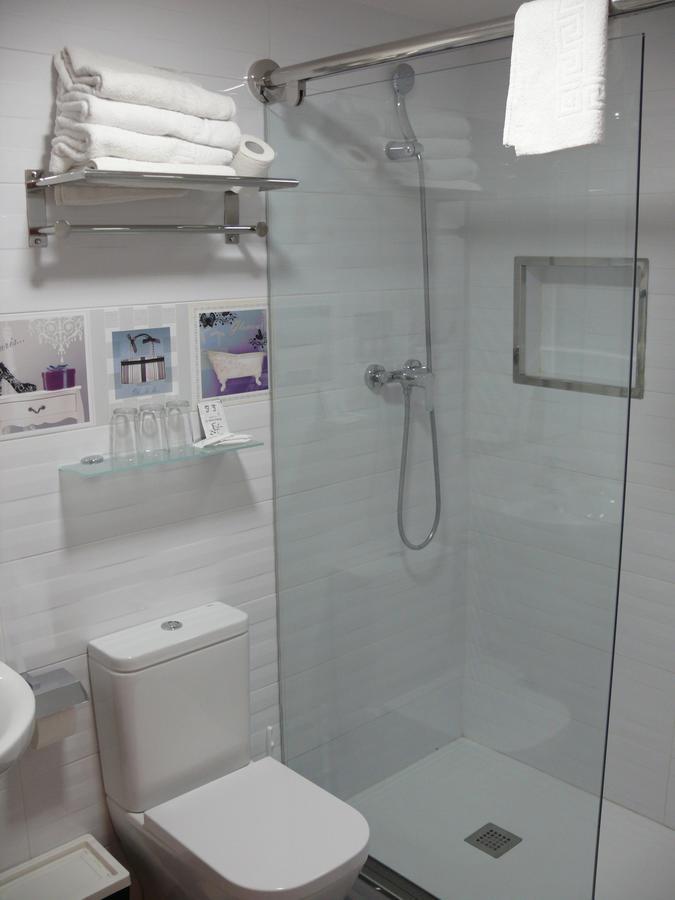 Hostal La Hispanidad Malaga Ngoại thất bức ảnh